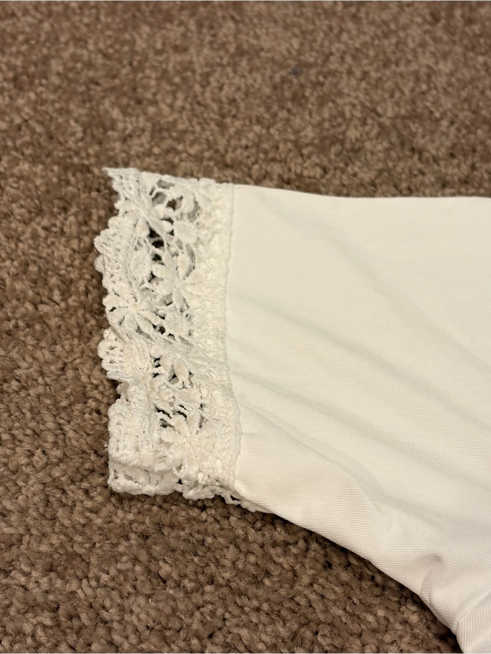 Women’s White V-Neck Lace Sleeve Top - Picture 4 of 10